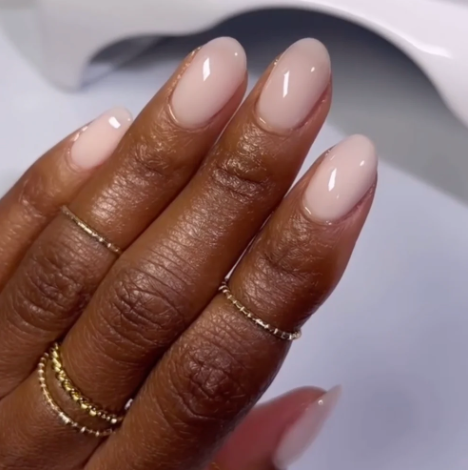 DND She's White She's Pink #860 – Cloudy Pink White Sheer Gel Polish