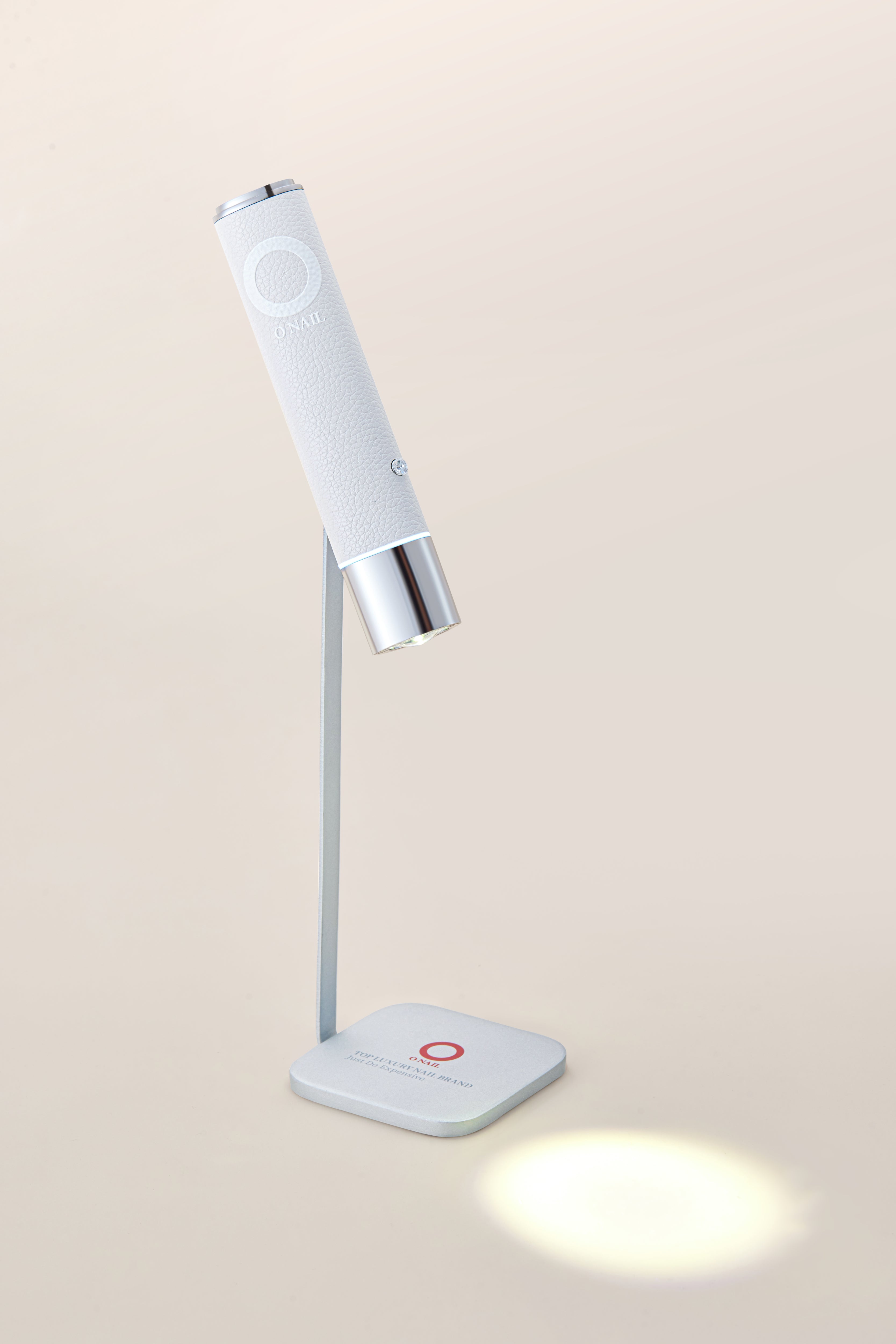 O NAIL Smart Handheld LED UV Lamp – Blue Light Filtering, Flash Cure, USB-C Rechargeable, Magnetic Stand
